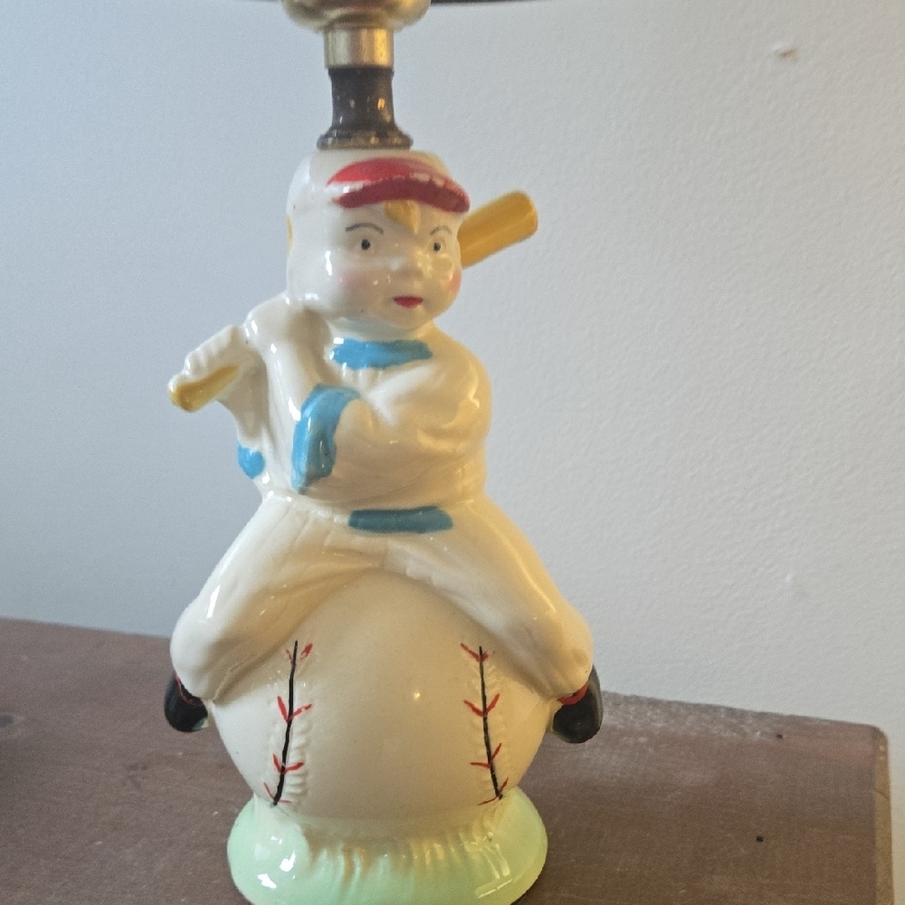 Vintage America Baseball Player Lamp with Tan Shade